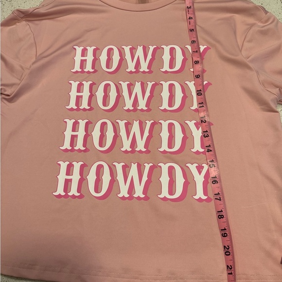 Women’s Medium “Howdy” Crop Top Pink 'Howdy' Graphic T-Shirt - Picture 7 of 7